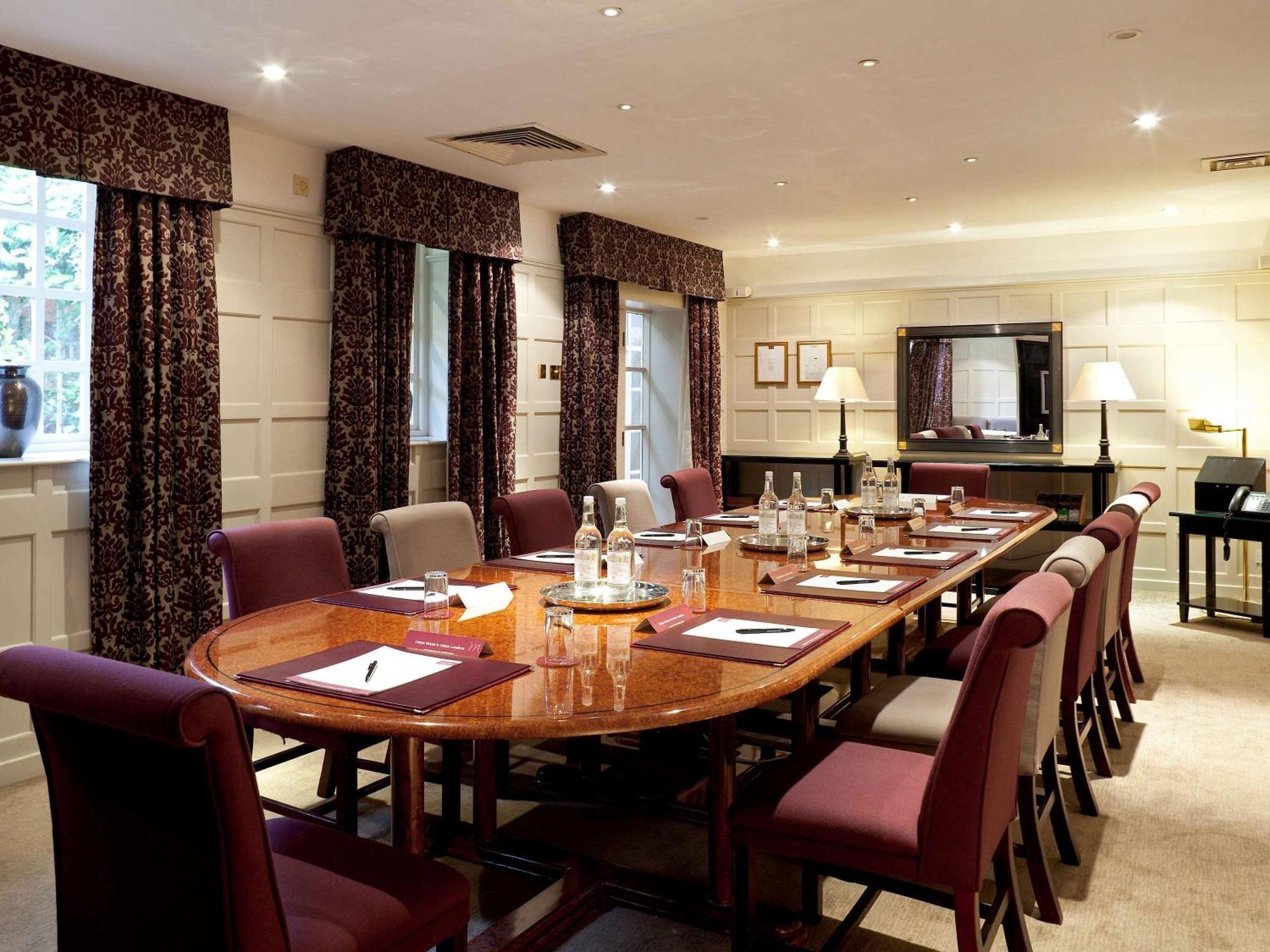 Mercure Salisbury White Hart Hotel & Apartments Εξωτερικό φωτογραφία