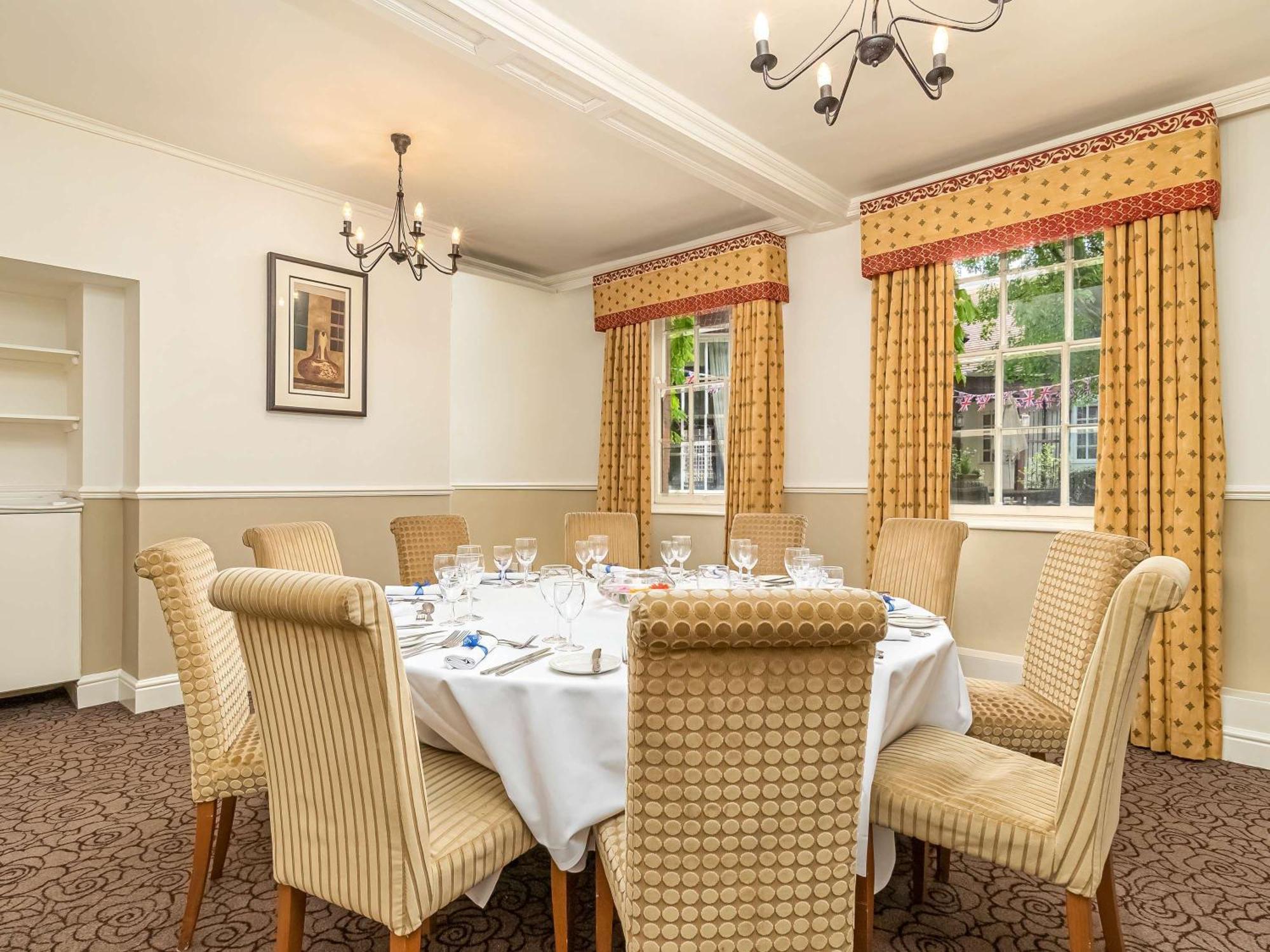 Mercure Salisbury White Hart Hotel & Apartments Εξωτερικό φωτογραφία
