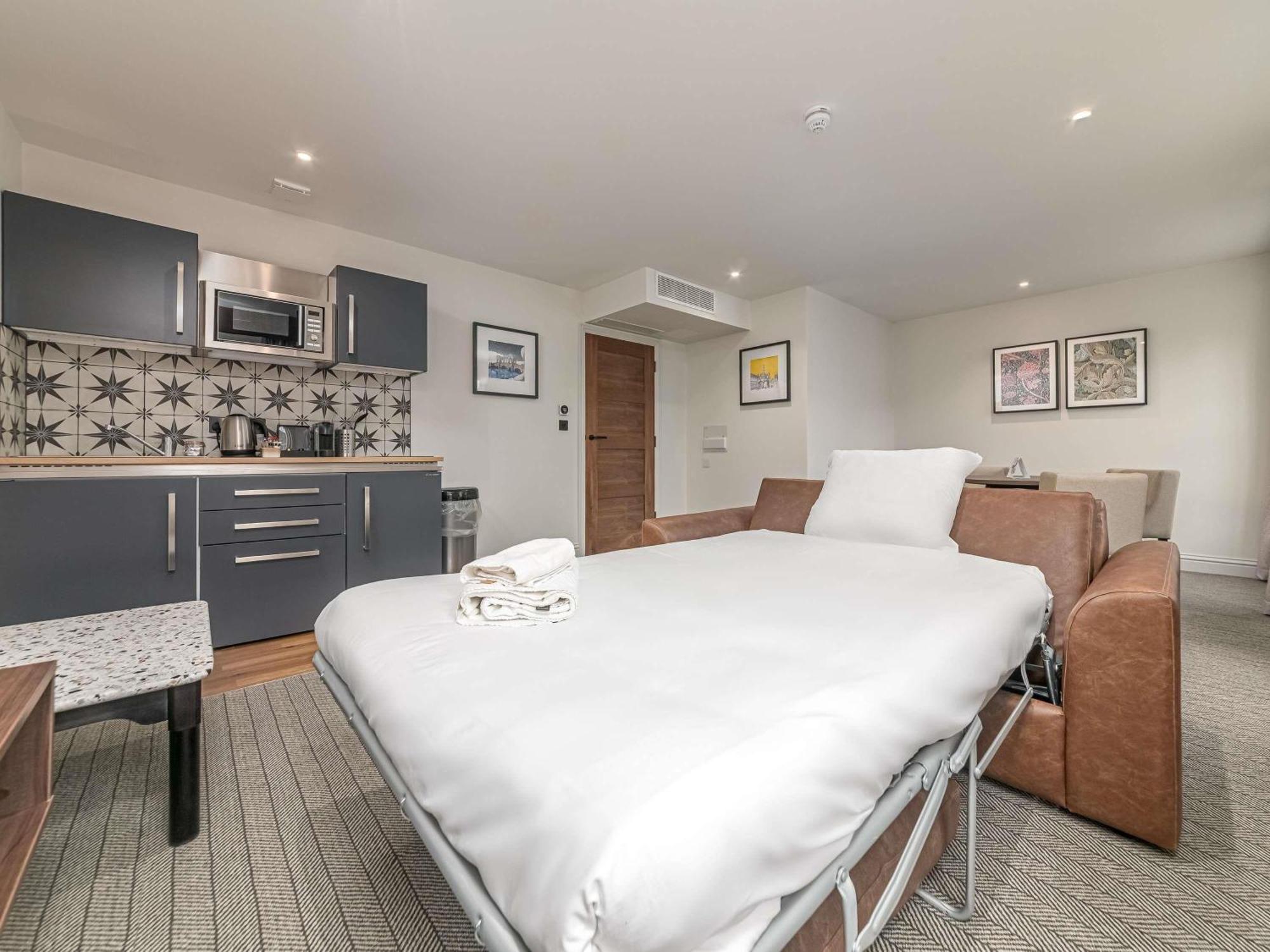 Mercure Salisbury White Hart Hotel & Apartments Εξωτερικό φωτογραφία