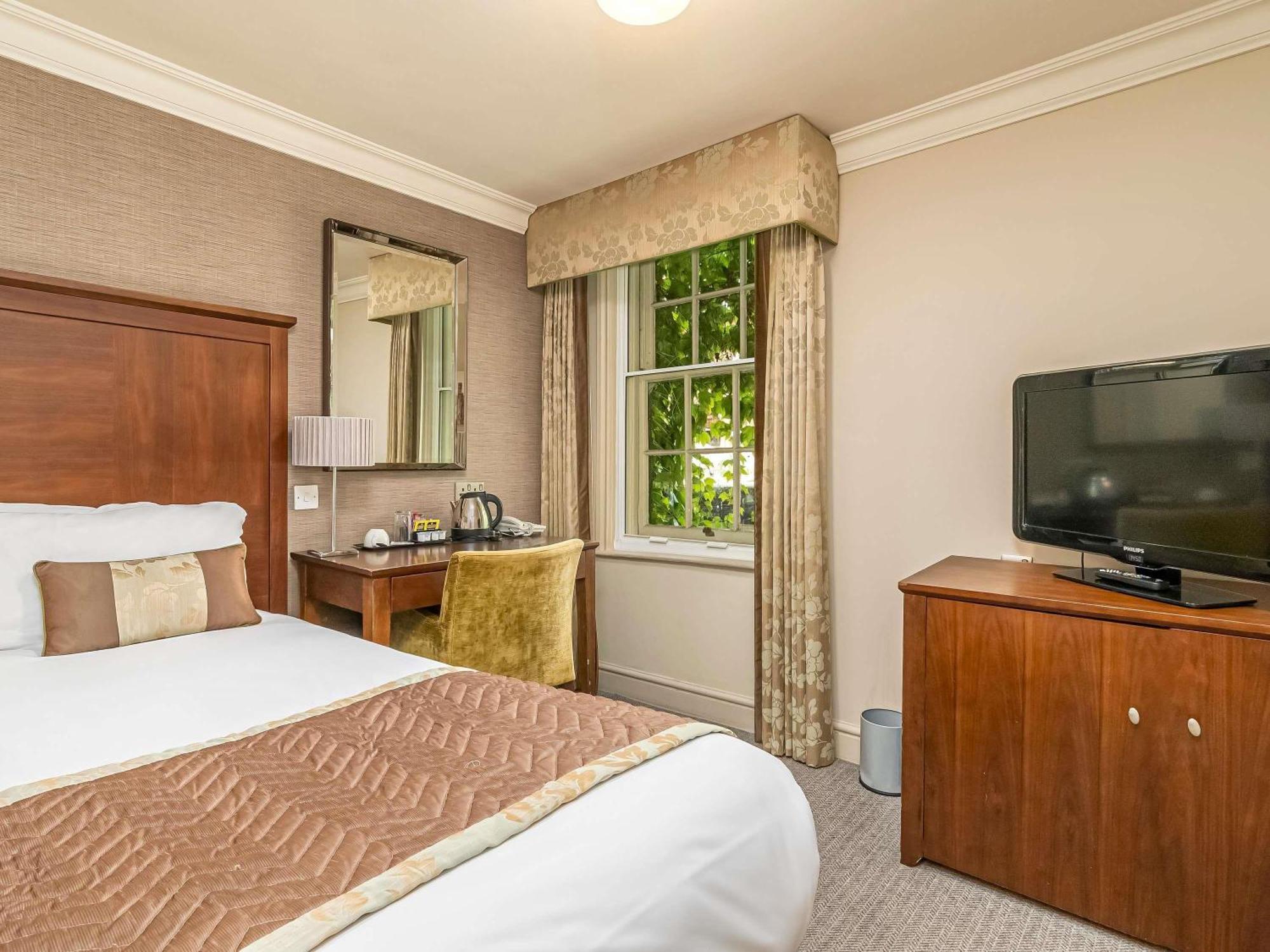 Mercure Salisbury White Hart Hotel & Apartments Εξωτερικό φωτογραφία