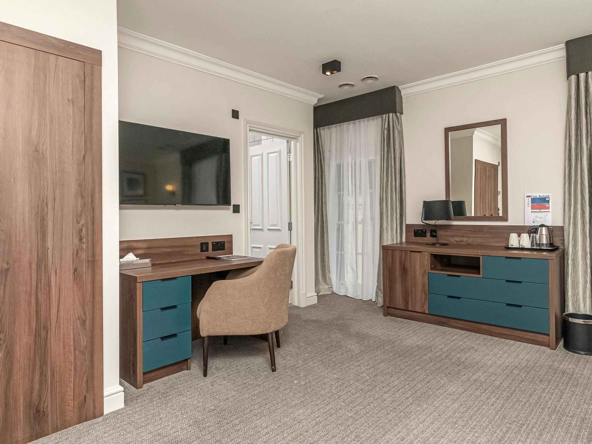 Mercure Salisbury White Hart Hotel & Apartments Εξωτερικό φωτογραφία