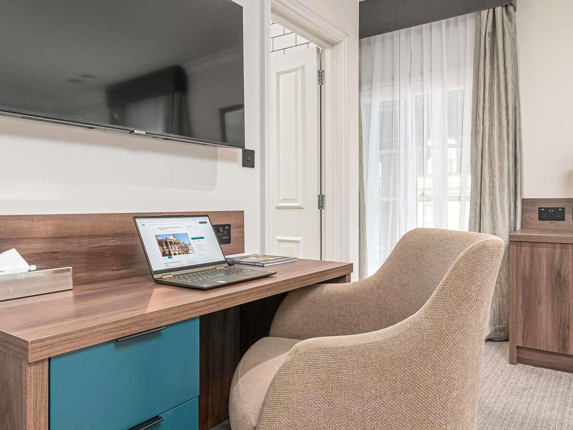 Mercure Salisbury White Hart Hotel & Apartments Εξωτερικό φωτογραφία