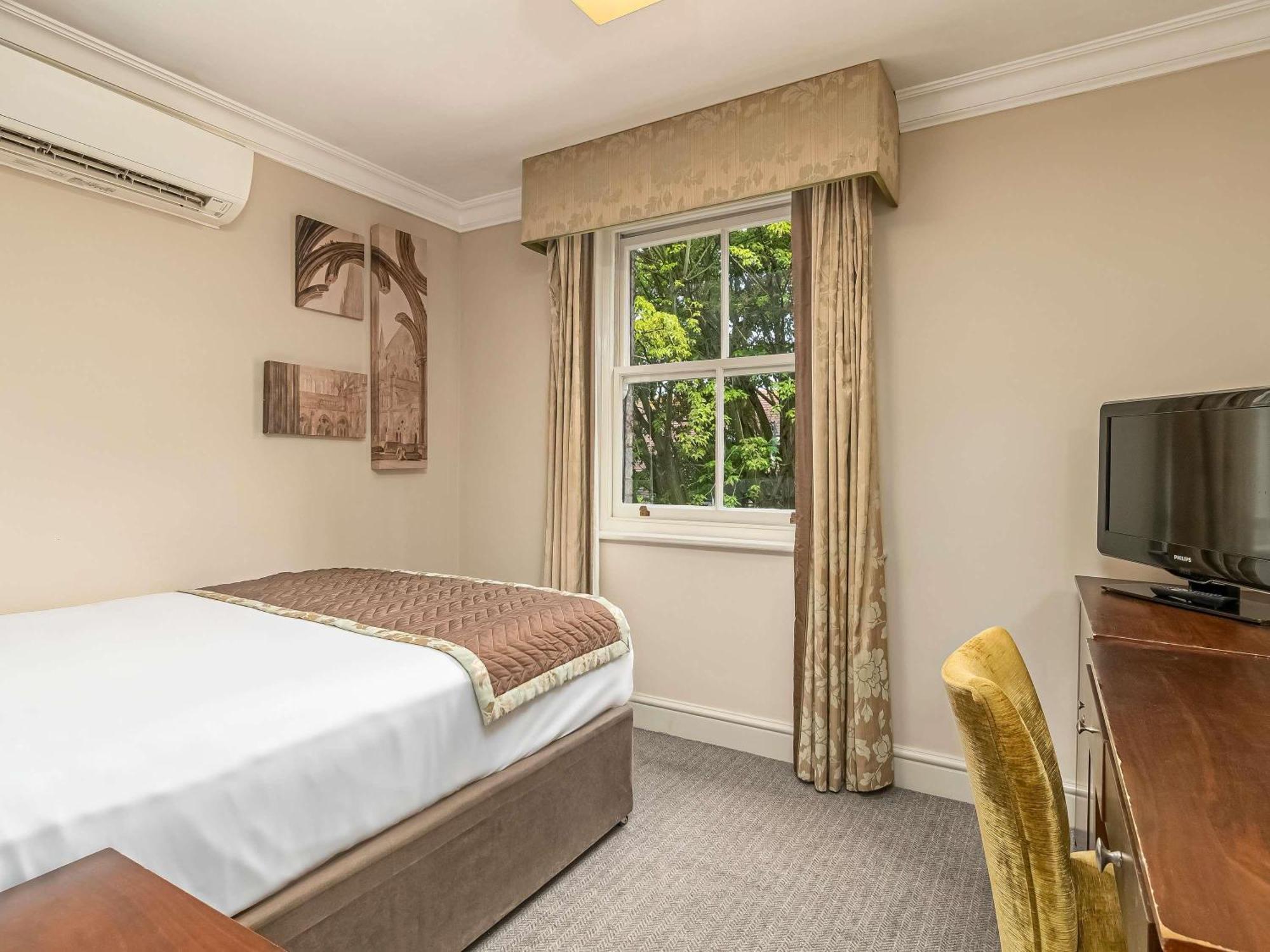 Mercure Salisbury White Hart Hotel & Apartments Εξωτερικό φωτογραφία